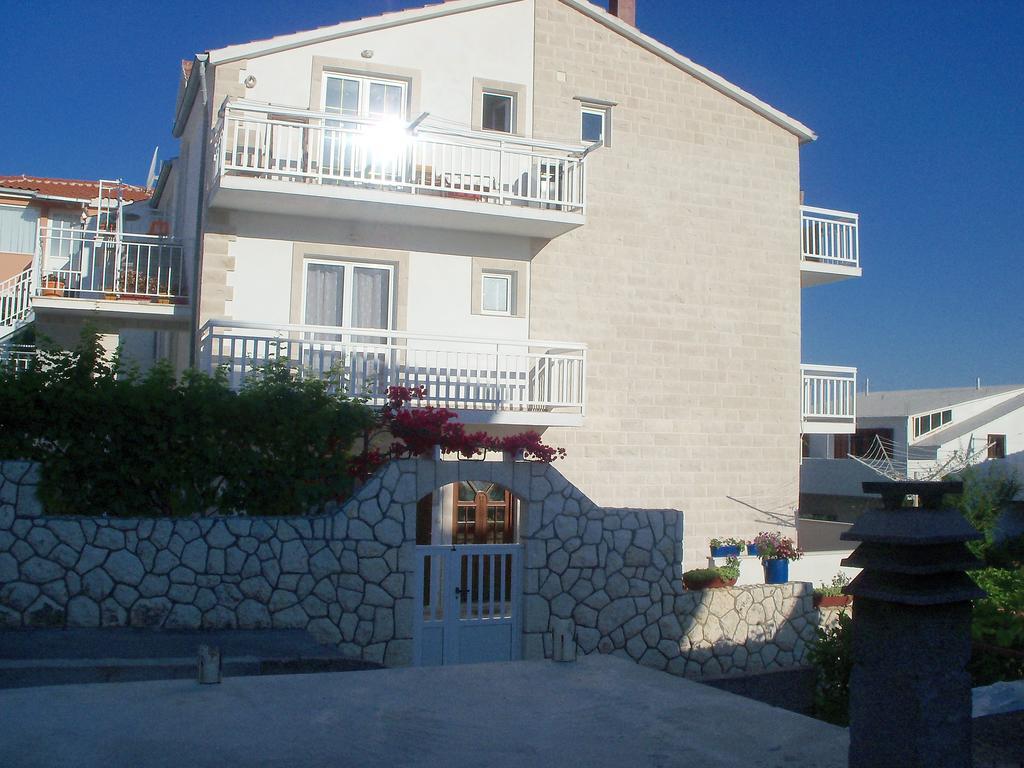 Apartments Radonic Хвар Экстерьер фото