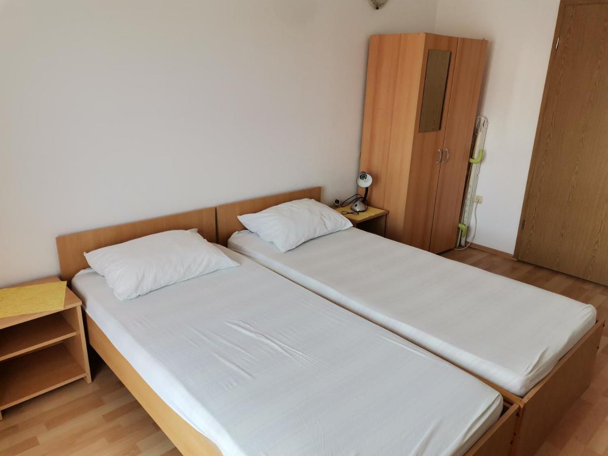 Apartments Radonic Хвар Экстерьер фото
