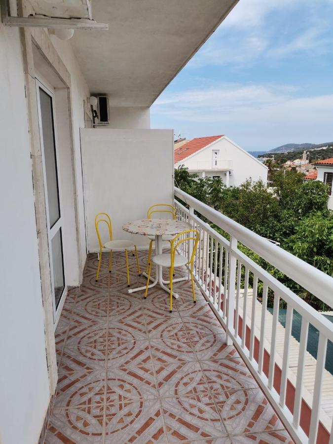 Apartments Radonic Хвар Экстерьер фото