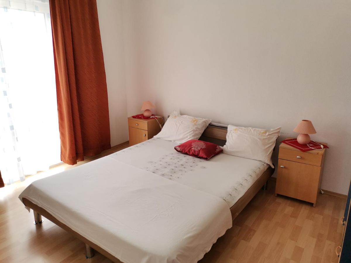 Apartments Radonic Хвар Экстерьер фото
